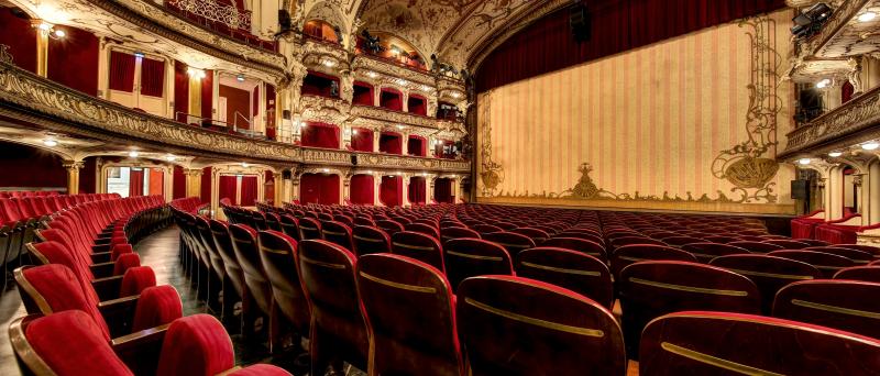 Schauspielhaus Saal / Trautner